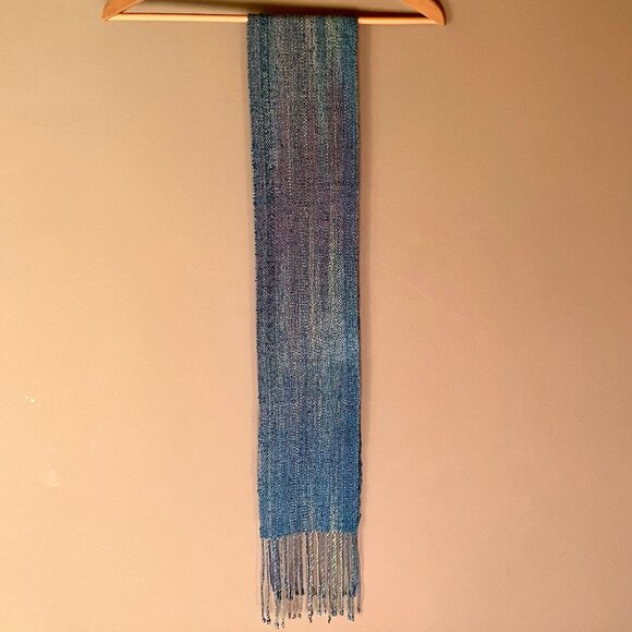 Handwoven silk scarf - Picture 3 of 3